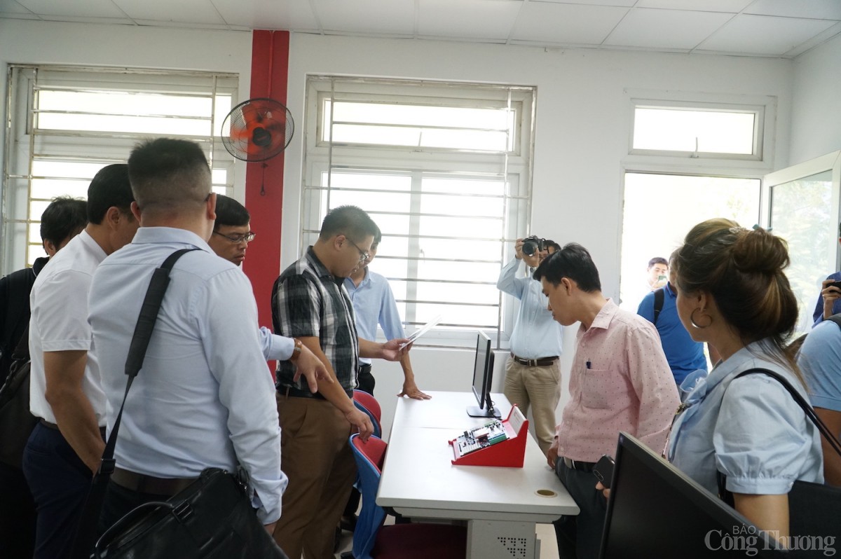 Đà Nẵng: Khảo sát cơ sở hạ tầng, cơ sở đào tạo nguồn nhân lực vi mạch bán dẫn Đà Nẵng: Khảo sát cơ sở hạ tầng, cơ sở đào tạo nguồn nhân lực vi mạch bán dẫn