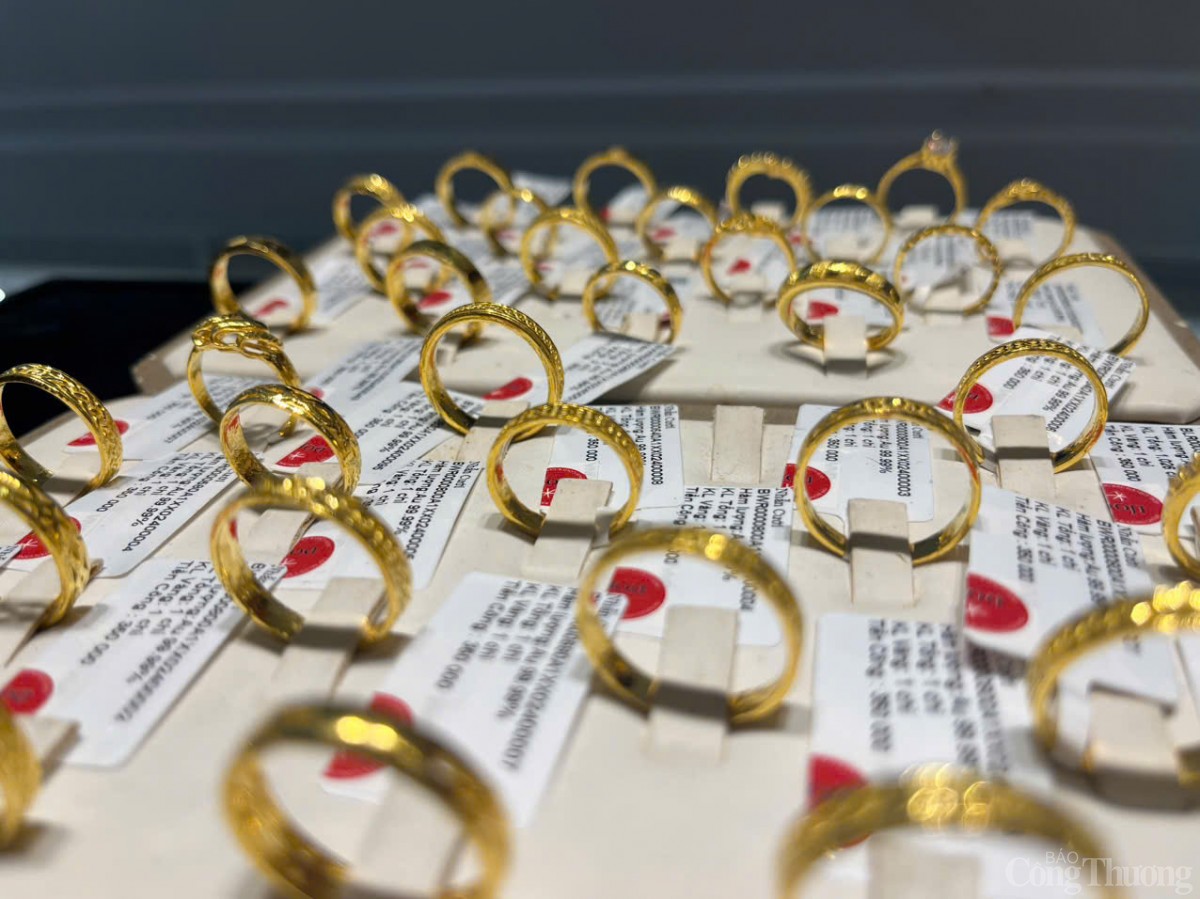 Giá vàng miếng và vàng nhẫn hôm nay (04/02) Giá vàng miếng và vàng nhẫn hôm nay (04/02)