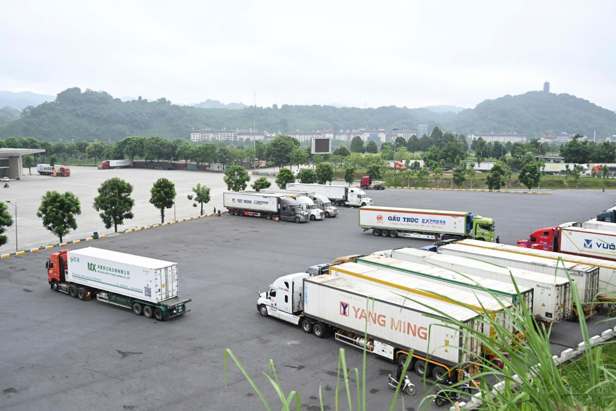 Bộ trưởng Nguyễn Hồng Diên cùng Đoàn công tác Bộ Công Thương làm việc với tỉnh Lào Cai Bộ trưởng Nguyễn Hồng Diên cùng Đoàn công tác Bộ Công Thương làm việc với tỉnh Lào Cai