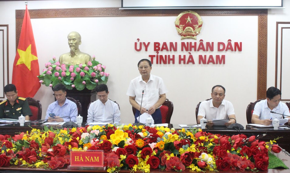 Phó Chủ tịch UBND tỉnh Hà Nam Nguyễn Đức Vượng phát biểu chỉ đạo tại hội nghị. (Ảnh: baohanam.vn) Phó Chủ tịch UBND tỉnh Hà Nam Nguyễn Đức Vượng phát biểu chỉ đạo tại hội nghị. (Ảnh: baohanam.vn)