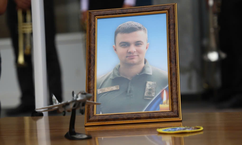 Truy thăng quân hàm cho phi công Ukraine lái tiêm kích F-16 tử trận Truy thăng quân hàm cho phi công Ukraine lái tiêm kích F-16 tử trận