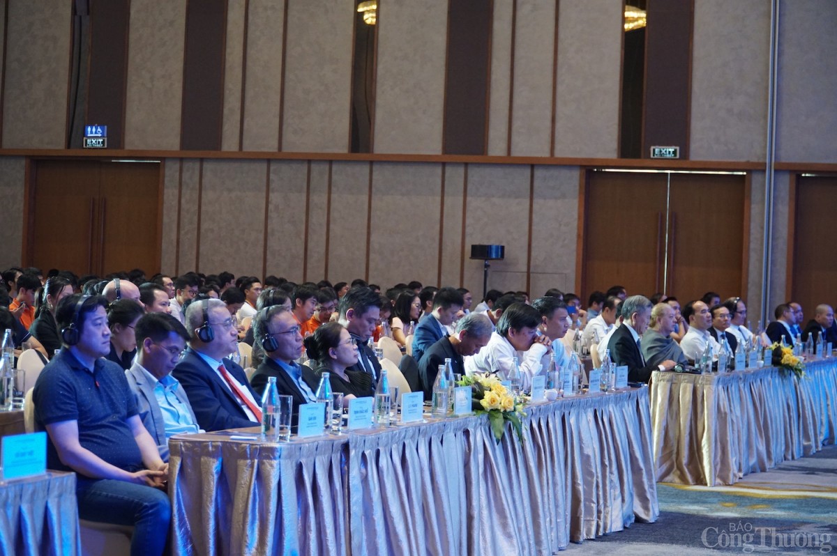 Các đại biểu tham dự Hội nghị