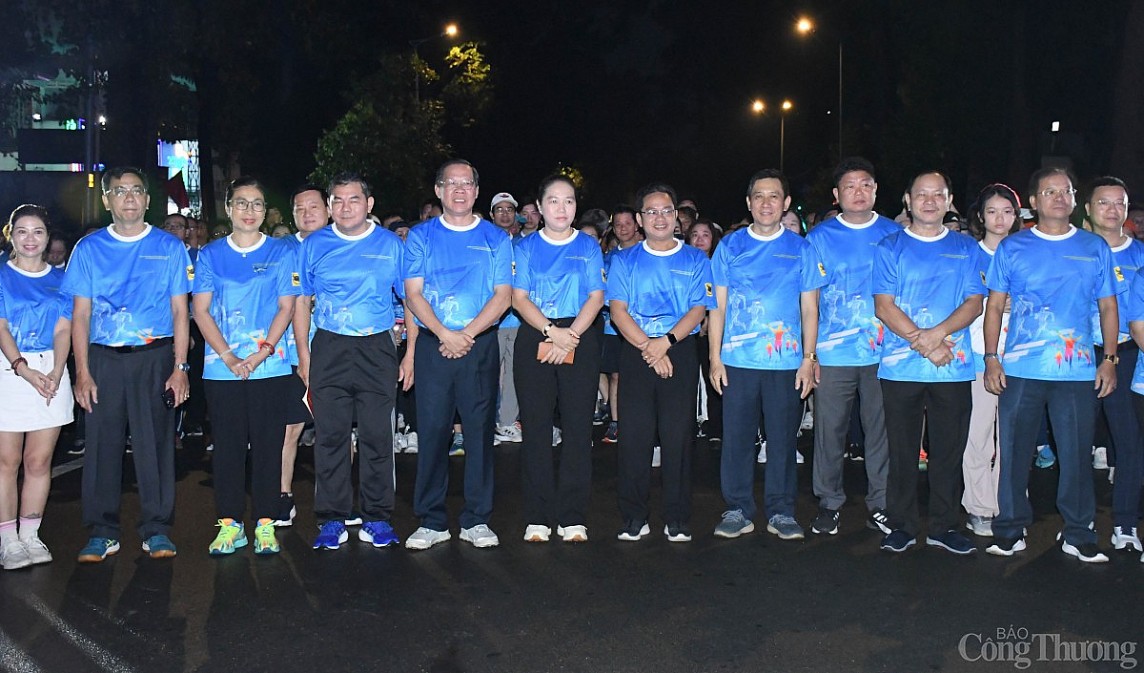 Hơn 3.000 người Khối các cơ quan Trung ương tại TP. Hồ Chí Minh đi bộ đồng hành