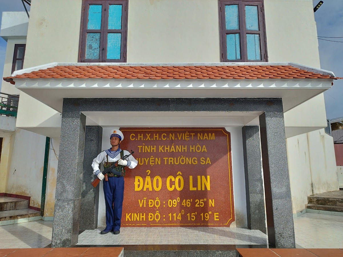 Chùm ảnh: Đảo Trường Sa trực sẵn sàng chiến đấu dịp Quốc khánh 2/9