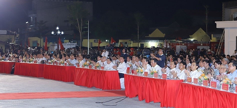 Cầu truyền hình trực tiếp "Niềm tin và Khát vọng" Kỷ niệm 70 năm Hiệp định Geneve và Chuyến tàu tập kết Cầu truyền hình trực tiếp "Niềm tin và Khát vọng" Kỷ niệm 70 năm Hiệp định Geneve và Chuyến tàu tập kết