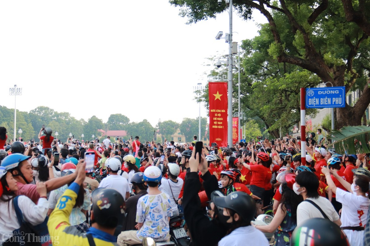 Chùm ảnh: Phố phường Hà Nội sáng ngày Quốc khánh 2/9 Chùm ảnh: Phố phường Hà Nội sáng ngày Quốc khánh 2/9