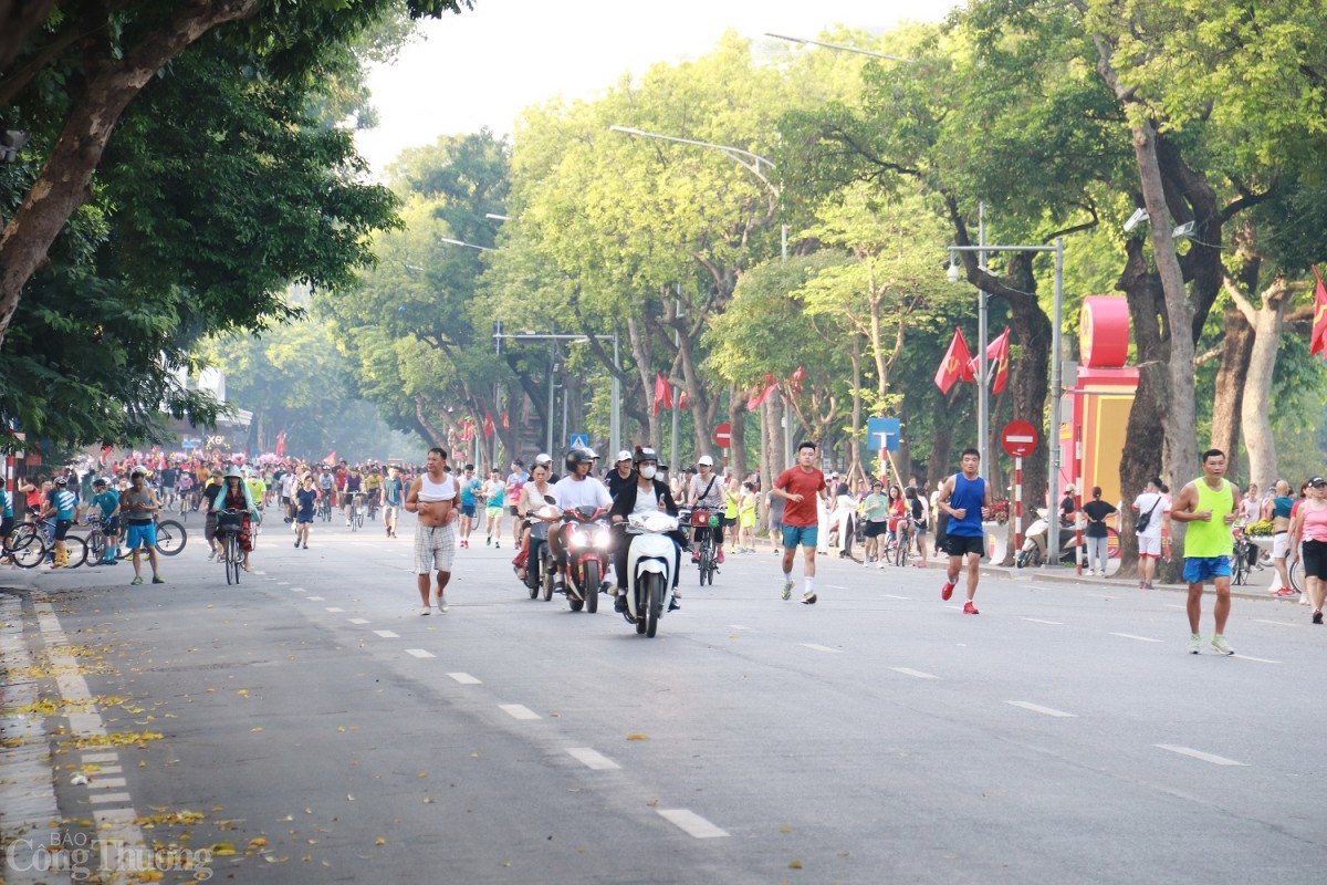 Chùm ảnh: Phố phường Hà Nội sáng ngày Quốc khánh 2/9 Chùm ảnh: Phố phường Hà Nội sáng ngày Quốc khánh 2/9