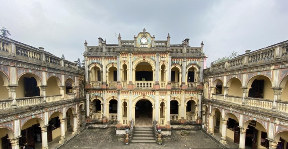 Sở Du lịch Lào Cai lên tiếng sau lùm xùm tu bổ dinh Hoàng A Tưởng làm mất nét cổ kính