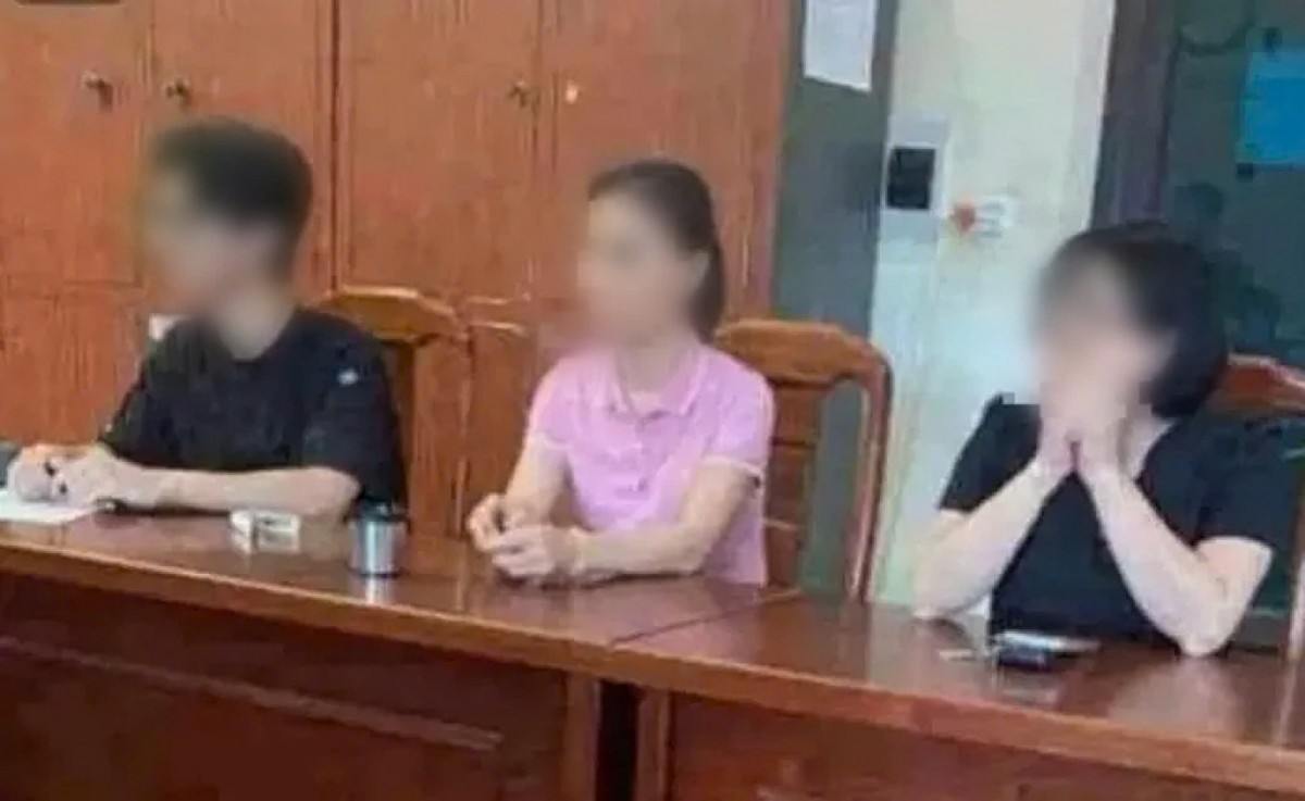 Công an làm việc với nam sinh Đường lên đỉnh Olympia gây phẫn nộ vì vô ơn với đất nước Công an làm việc với nam sinh Đường lên đỉnh Olympia gây phẫn nộ vì vô ơn với đất nước