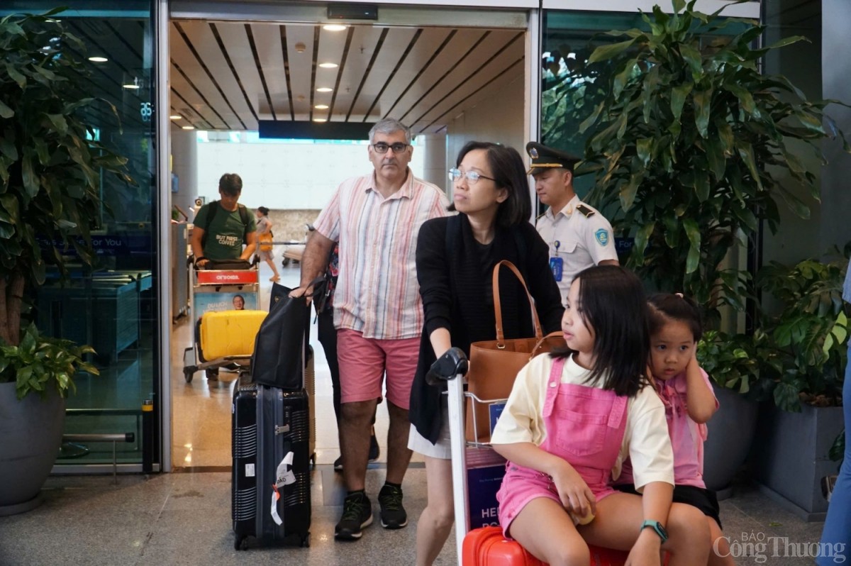 Đà Nẵng đón gần 308.000 lượt khách đến thành phố dịp lễ Quốc khánh 2/9 Đà Nẵng đón gần 308.000 lượt khách đến thành phố dịp lễ Quốc khánh 2/9