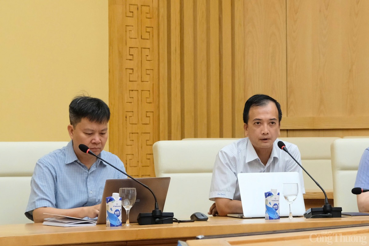 Bộ Công Thương tiếp tục rà soát, chỉnh sửa dự thảo Luật Điện lực (sửa đổi) Bộ Công Thương tiếp tục rà soát, chỉnh sửa dự thảo Luật Điện lực (sửa đổi)