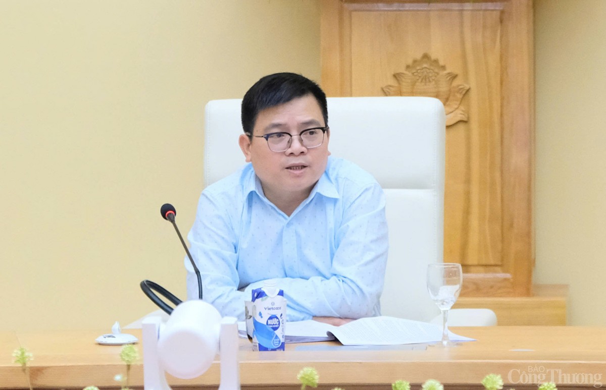 Bộ Công Thương tiếp tục rà soát, chỉnh sửa dự thảo Luật Điện lực (sửa đổi) Bộ Công Thương tiếp tục rà soát, chỉnh sửa dự thảo Luật Điện lực (sửa đổi)