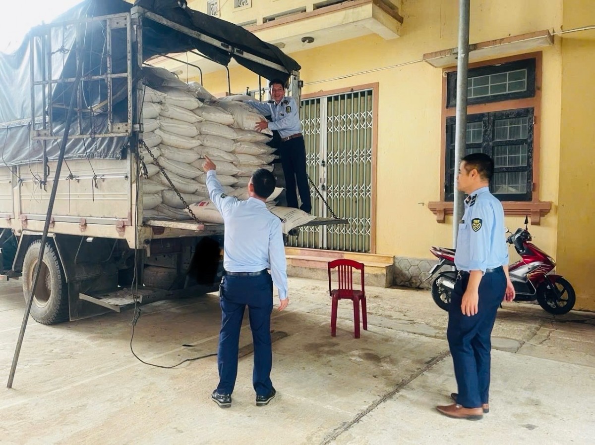 Tỉnh Quảng Trị: Kiên quyết xử lý tình trạng đường cát nhập lậu