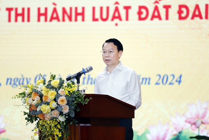 Bộ trưởng Đỗ Đức Duy: Sớm đưa những nội dung đột phá về đất đai vào cuộc sống Bộ trưởng Đỗ Đức Duy: Sớm đưa những nội dung đột phá về đất đai vào cuộc sống