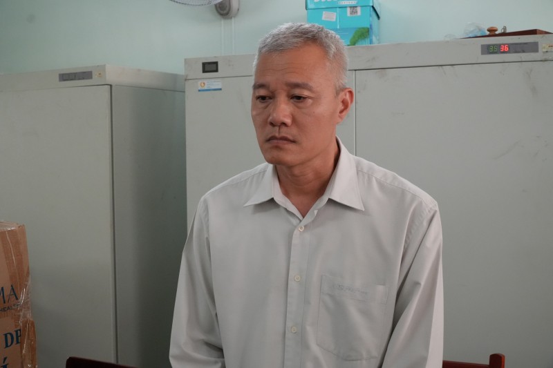 Ông Trần Minh Khôi - nguyên Trưởng phòng Quản lý quy hoạch và xây dựng thuộc Ban Quản lý Khu Kinh tế Dung Quất và các Khu công nghiệp Quảng Ngãi bị khởi tố về hành vi 'Nhận hối lộ' Ông Trần Minh Khôi - nguyên Trưởng phòng Quản lý quy hoạch và xây dựng thuộc Ban Quản lý Khu Kinh tế Dung Quất và các Khu công nghiệp Quảng Ngãi bị khởi tố về hành vi 'Nhận hối lộ'