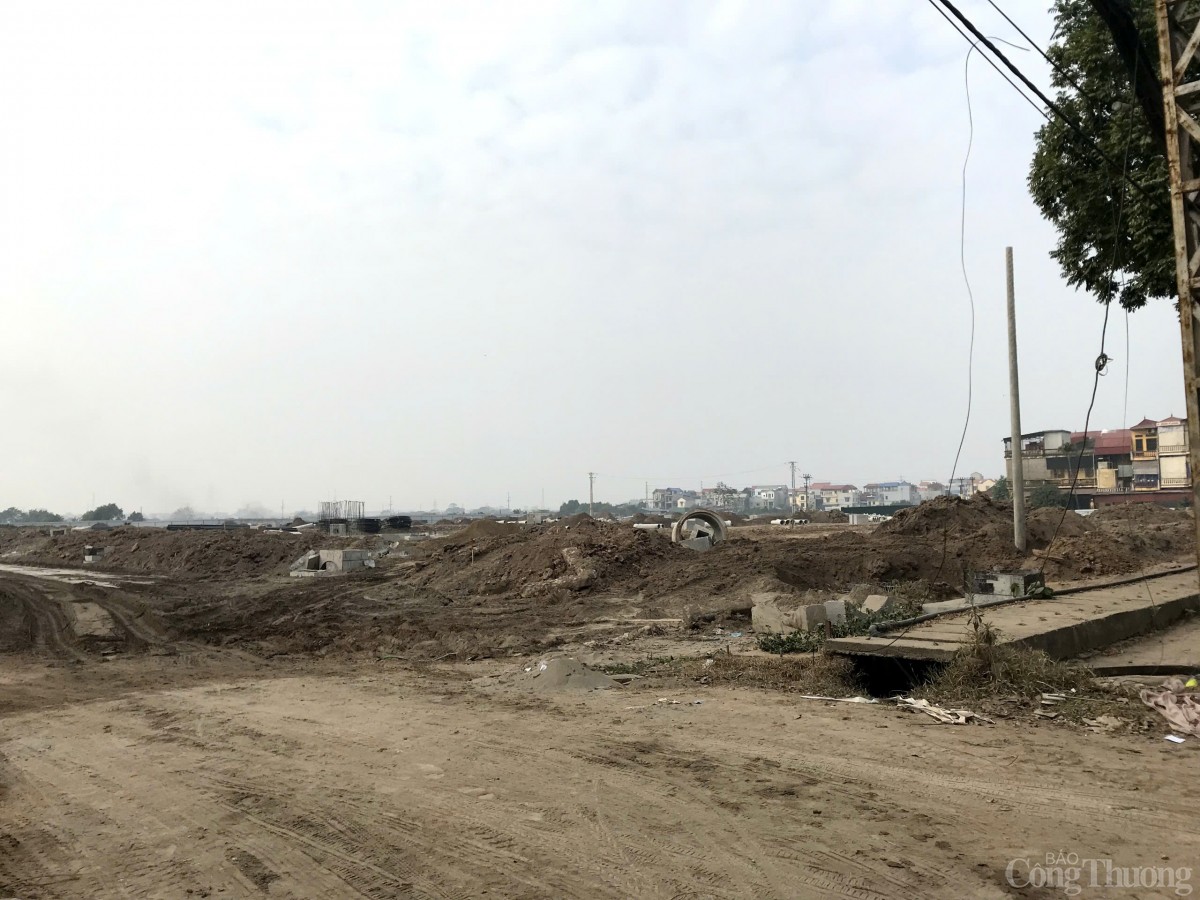 Siết phân lô, bán nền: Dự báo dòng tiền tiếp tục đổ dồn vào đất đấu giá Siết phân lô, bán nền: Dự báo dòng tiền tiếp tục đổ dồn vào đất đấu giá