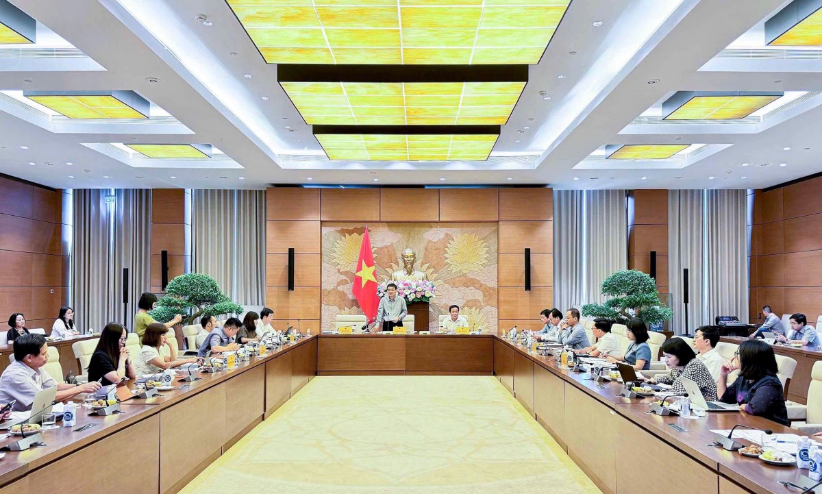 Phiên họp mở rộng để thẩm tra sơ bộ dự án Luật sửa đổi, bổ sung một số điều của Luật Quảng cáo Phiên họp mở rộng để thẩm tra sơ bộ dự án Luật sửa đổi, bổ sung một số điều của Luật Quảng cáo