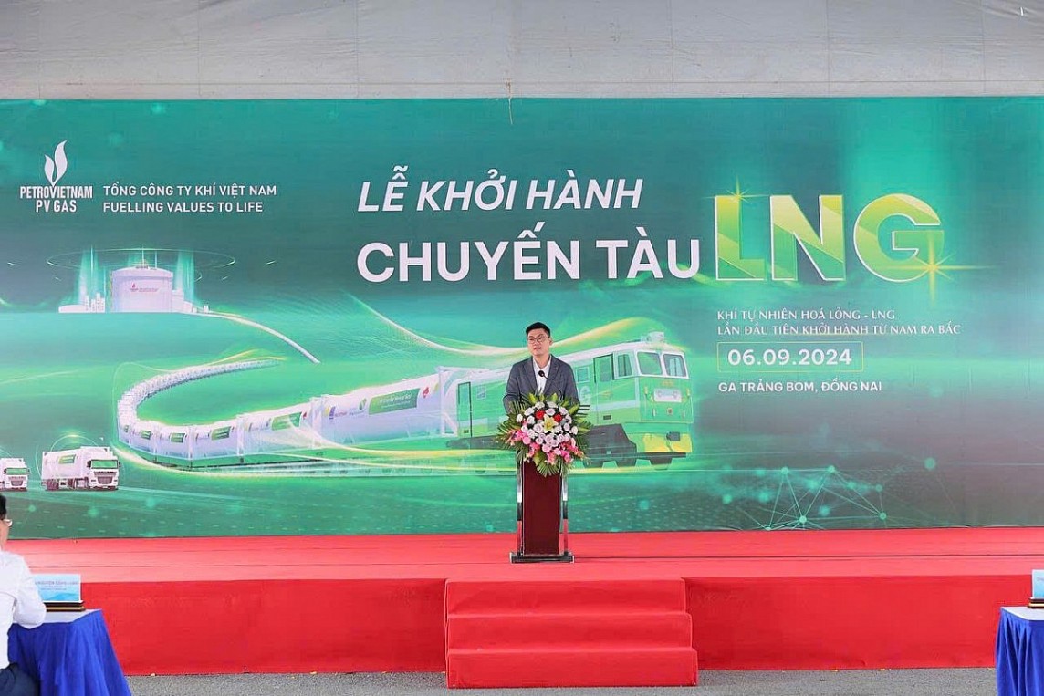 Chuyến tàu LNG đầu tiên trên đường sắt Nam Bắc - PV GAS đánh dấu phương thức vận chuyển khí mới Chuyến tàu LNG đầu tiên trên đường sắt Nam Bắc - PV GAS đánh dấu phương thức vận chuyển khí mới