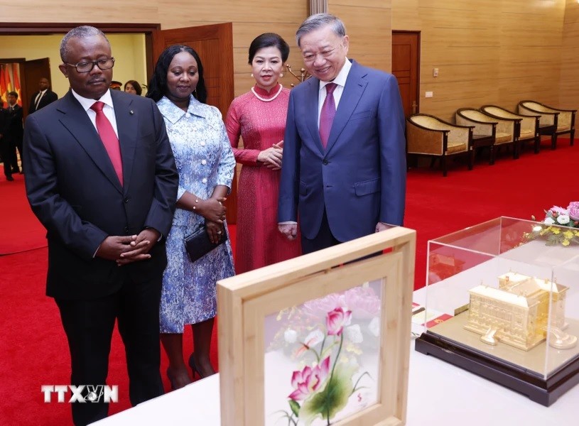 Tổng Bí thư, Chủ tịch nước Tô Lâm chủ trì tiệc chiêu đãi Tổng thống Guinea-Bissau Tổng Bí thư, Chủ tịch nước Tô Lâm hội đàm với Tổng thống Guinea Bissau