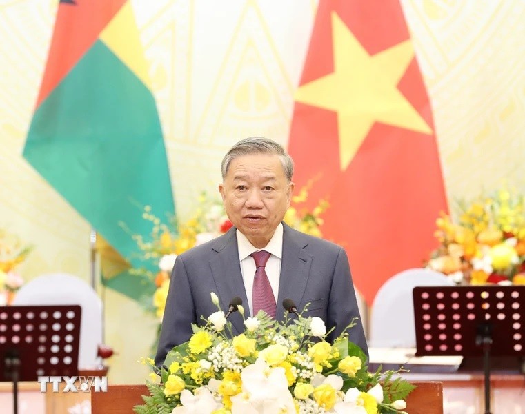 Tổng Bí thư, Chủ tịch nước Tô Lâm chủ trì tiệc chiêu đãi Tổng thống Guinea-Bissau Tổng Bí thư, Chủ tịch nước Tô Lâm hội đàm với Tổng thống Guinea Bissau