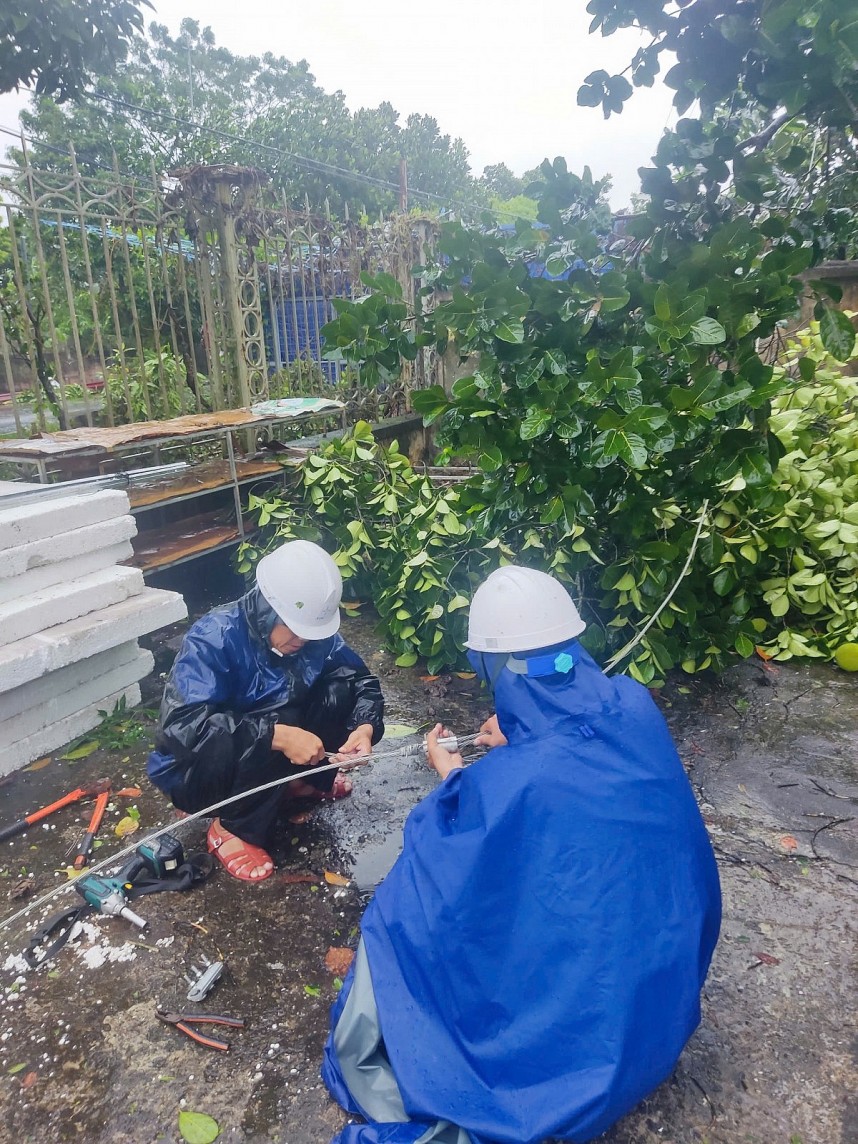 Hình ảnh lưới điện bị tàn phá bởi siêu bão Yagi Hình ảnh lưới điện bị tàn phá bởi siêu bão Yagi