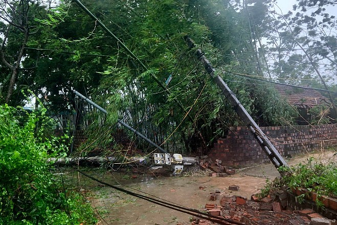 Hình ảnh lưới điện bị tàn phá bởi siêu bão Yagi Hình ảnh lưới điện bị tàn phá bởi siêu bão Yagi