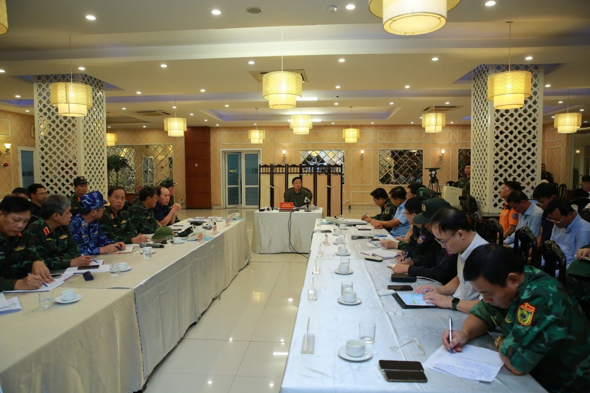 Chiều 7/9, Phó Thủ tướng Trần Hồng Hà chủ trì cuộc họp giao ban thứ 3 trong ngày của Sở Chỉ huy tiền phương phòng chống bão số 3 - Ảnh: VGP/Minh Khôi Chiều 7/9, Phó Thủ tướng Trần Hồng Hà chủ trì cuộc họp giao ban thứ 3 trong ngày của Sở Chỉ huy tiền phương phòng chống bão số 3 - Ảnh: VGP/Minh Khôi