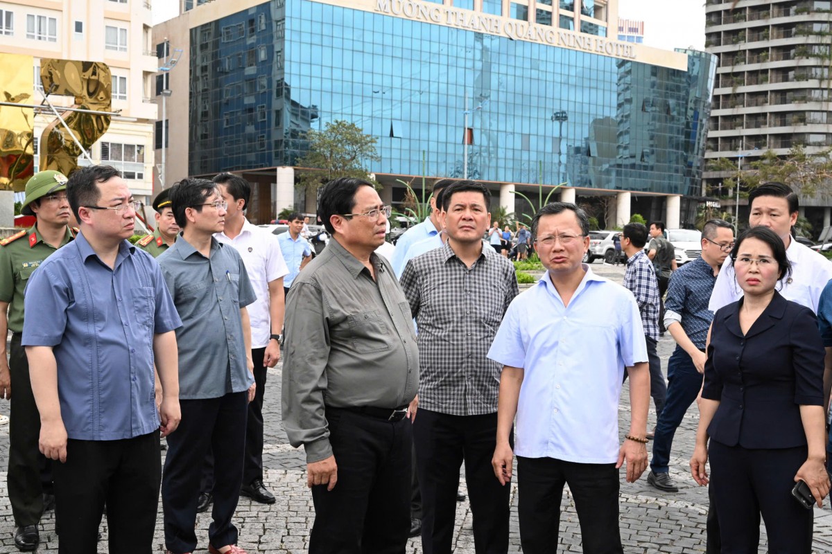 Bộ trưởng Bộ Công Thương tháp tùng Thủ tướng kiểm tra khắc phục thiệt hại bão số 3 tại Quảng Ninh