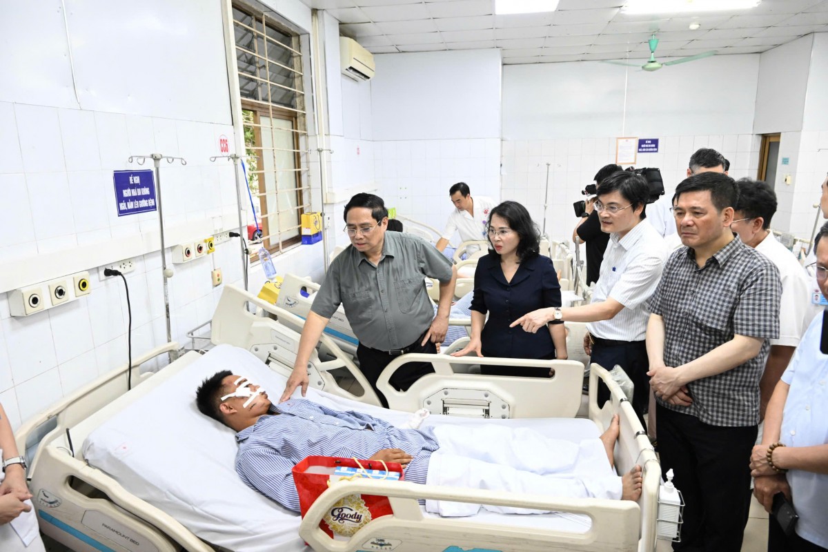 Chùm ảnh: Thủ tướng và Bộ trưởng Bộ Công Thương Nguyễn Hồng Diên làm việc với tỉnh Quảng Ninh