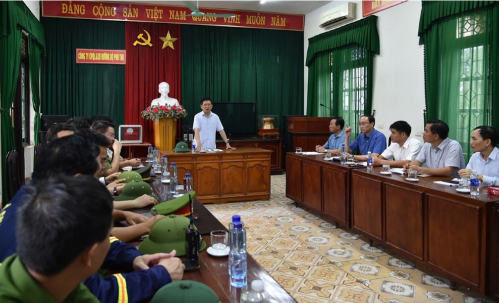 Phó Thủ tướng Hồ Đức Phớc yêu cầu đánh giá nguyên nhân sập cầu Phong Châu Phó Thủ tướng Hồ Đức Phớc yêu cầu đánh giá nguyên nhân sập cầu Phong Châu