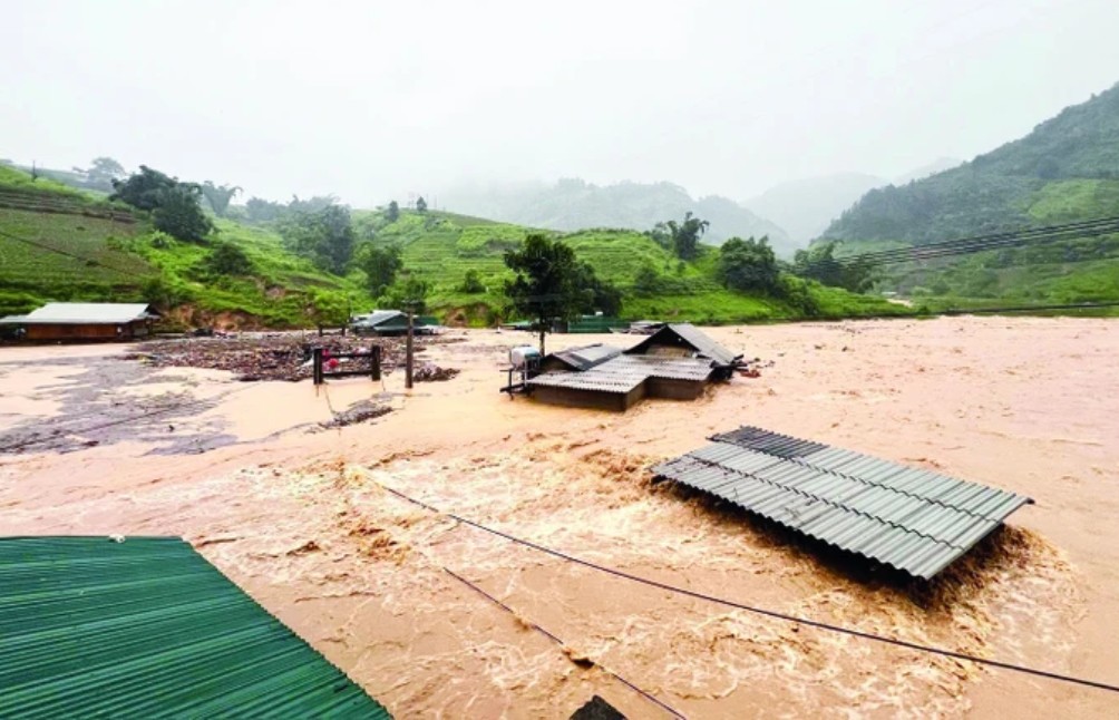 Hỗ trợ 100 tỷ đồng cho 05 địa phương khắc phục bão số 3. (Ảnh: sggp.org.vn) Hỗ trợ 100 tỷ đồng cho 05 địa phương khắc phục bão số 3. (Ảnh: sggp.org.vn)
