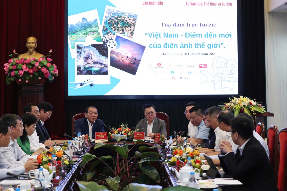 Các đại biểu tham dự tọa đàm