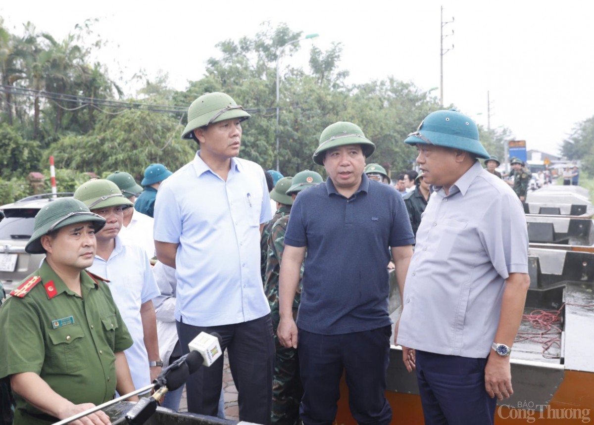 Chủ tịch Hà Nội: Tính toán phương án khi nước sông Hồng đạt mức báo động Chủ tịch Hà Nội: Tính toán phương án khi nước sông Hồng đạt mức báo động