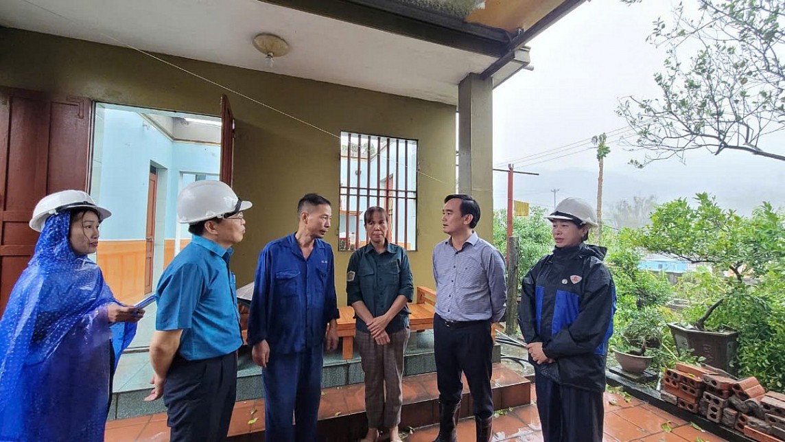 TKV chia sẻ, hỗ trợ kịp thời các gia đình bị thiệt hại do bão số 3 TKV chia sẻ, hỗ trợ kịp thời các gia đình bị thiệt hại do bão số 3