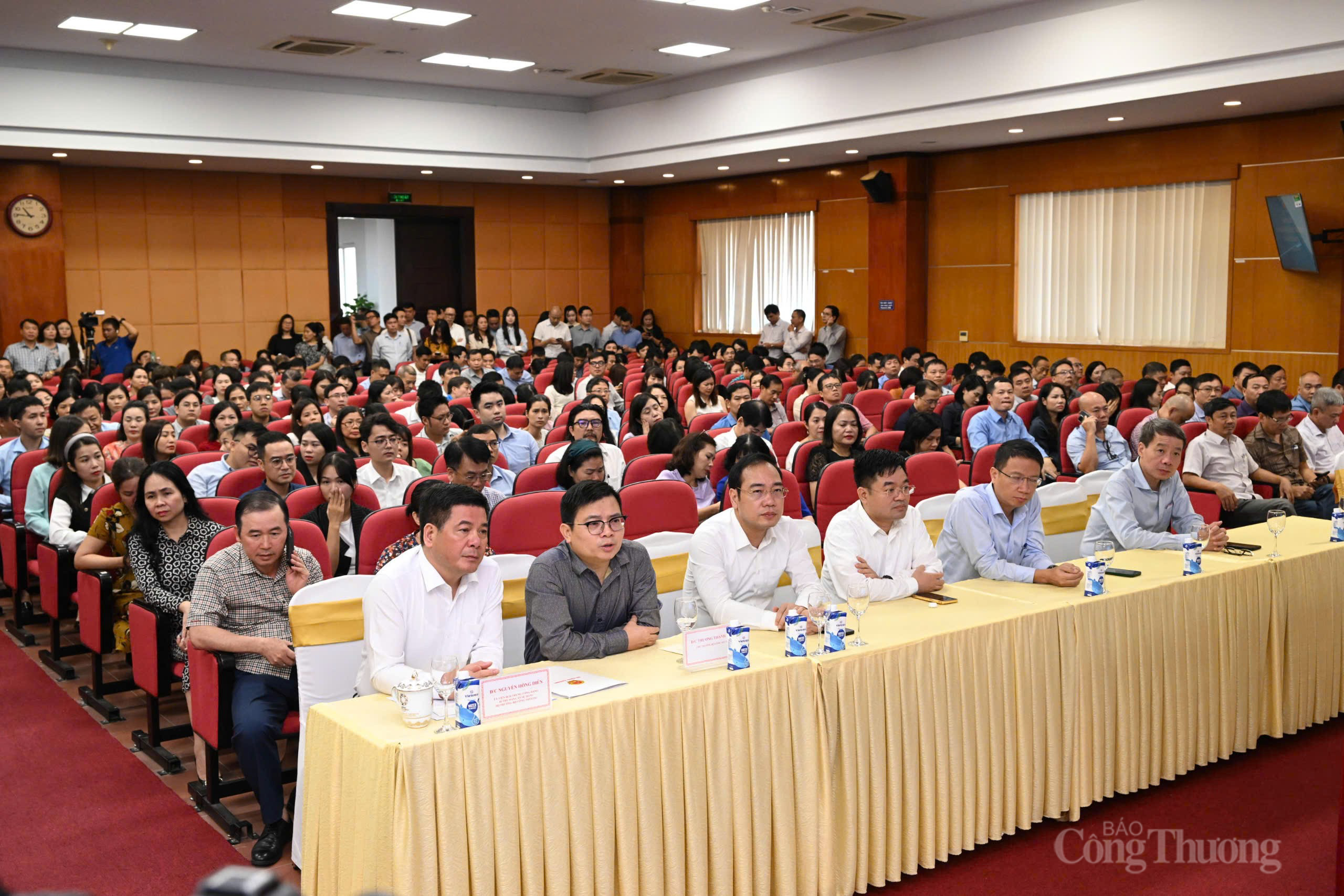 Bộ Công Thương cùng cả nước khắc phục hậu quả của bão, lũ Bộ Công Thương cùng cả nước khắc phục hậu quả của bão, lũ