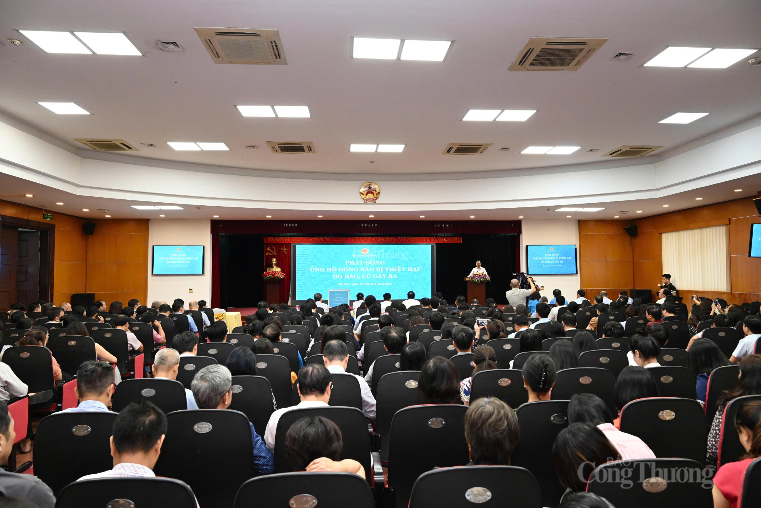 Bộ Công Thương phát động ủng hộ đồng bào bị thiệt hại do bão, lũ gây ra Bộ Công Thương phát động ủng hộ đồng bào bị thiệt hại do bão, lũ gây ra