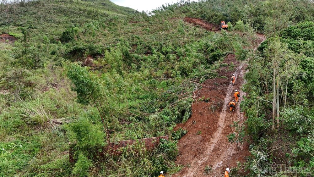 Tiếp tục lan tỏa tinh thần 'mạch 3' khắc phục sự cố lưới điện 220kV -500kV sau bão