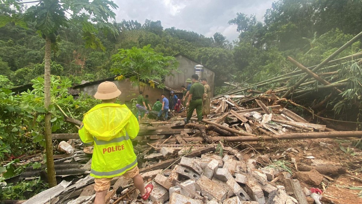 Lạng Sơn nỗ lực khôi phục hoạt động giao thương hàng hoá, thông tin liên lạc sau bão số 3 Lạng Sơn nỗ lực khôi phục hoạt động giao thương hàng hoá, thông tin liên lạc sau bão số 3