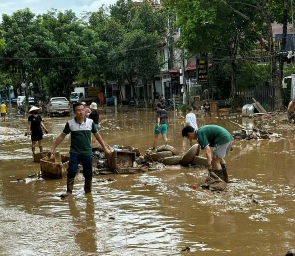 Miền Bắc căng mình giữa bão lũ lịch sử hơn 65 năm qua Miền Bắc căng mình giữa bão lũ lịch sử hơn 65 năm qua