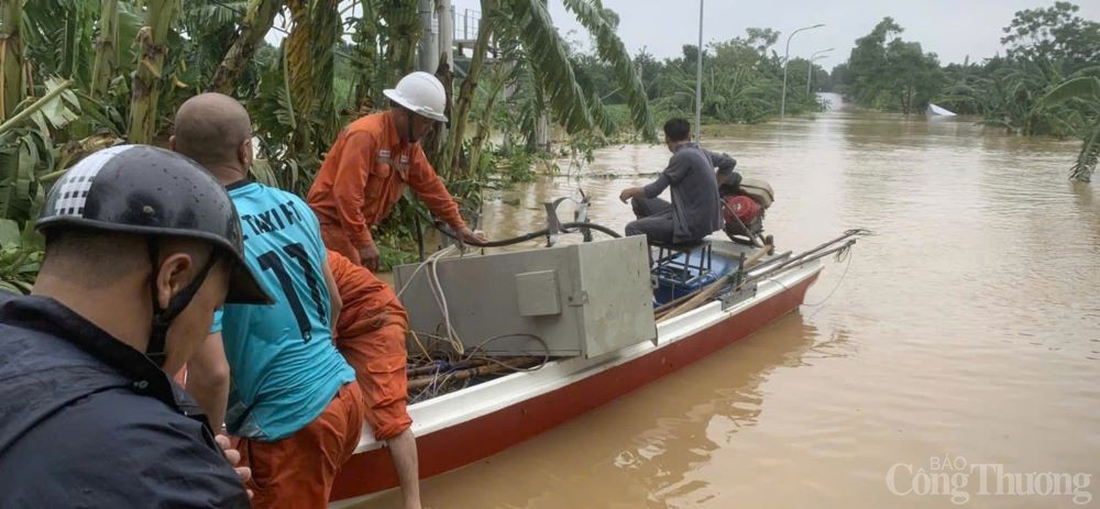 Công ty Điện lực Phúc Thọ hoàn thành xử lý sự cố lưới điện sau bão Công ty Điện lực Phúc Thọ hoàn thành xử lý sự cố lưới điện sau bão