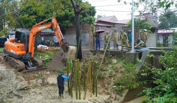 Phát hiện sự cố thân đê, lãnh đạo Bắc Ninh chỉ đạo kiểm tra xử lý