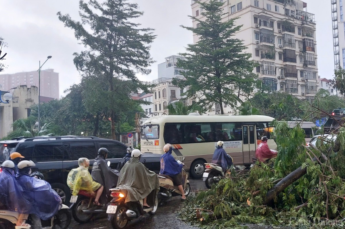 Hà Nội ra Công điện chỉ đạo khắc phục hậu quả bão số 3 và mưa lũ sau bão Hà Nội ra Công điện chỉ đạo khắc phục hậu quả bão số 3 và mưa lũ sau bão