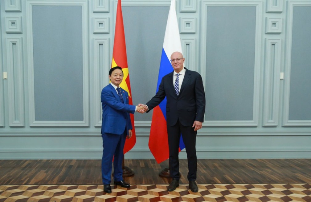 Phó Thủ tướng Trần Hồng Hà và Phó Thủ tướng Nga Dmitry Nikolayevich Chernyshenko. (Ảnh: VGP/Minh Khôi) Phó Thủ tướng Trần Hồng Hà và Phó Thủ tướng Nga Dmitry Nikolayevich Chernyshenko. (Ảnh: VGP/Minh Khôi)