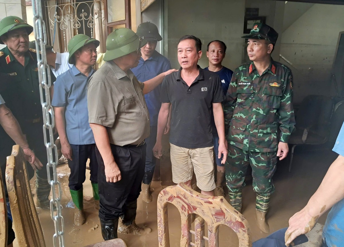 Thủ tướng Phạm Minh Chính thị sát tình hình, chỉ đạo ứng phó, khắc phục hậu quả mưa lũ tại Yên Bái Thủ tướng Phạm Minh Chính thị sát tình hình, chỉ đạo ứng phó, khắc phục hậu quả mưa lũ tại Yên Bái