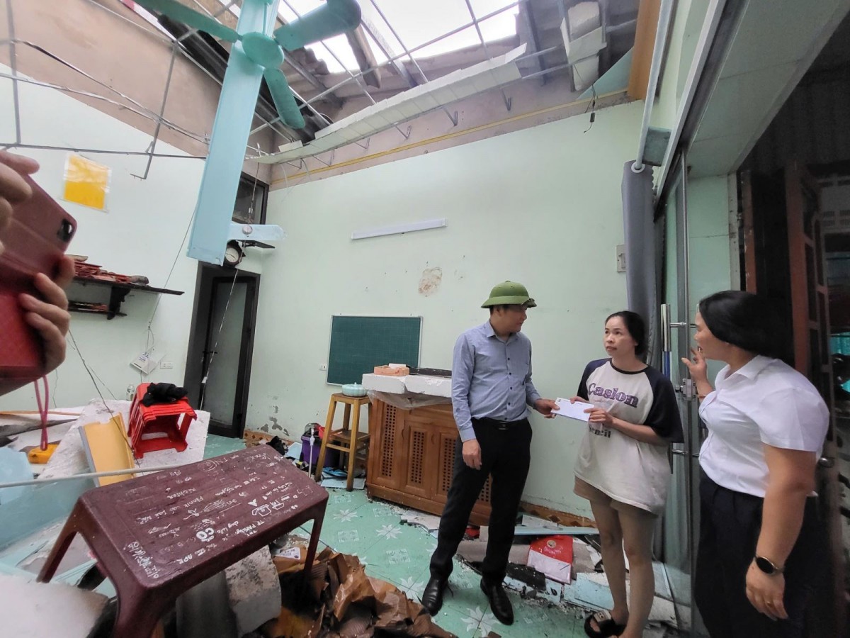 Công đoàn TKV thăm hỏi gia đình CNLĐ bị thiệt hại do bão số 3 gây ra