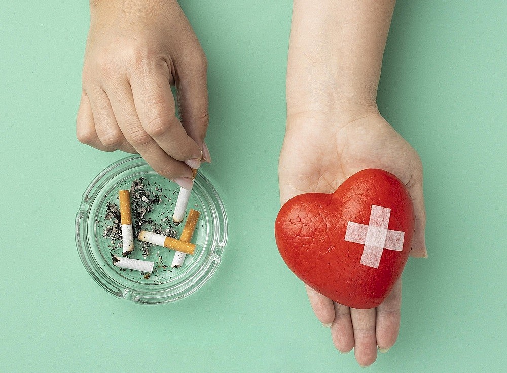 Bỏ thuốc lá giúp bảo vệ sức khỏe bản thân và gia đình bạn. Bỏ thuốc lá giúp bảo vệ sức khỏe bản thân và gia đình bạn.