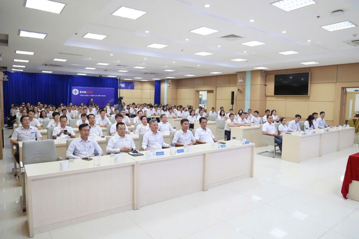 Gần 4,7 tỷ đồng đã được cán bộ, người lao động EVNCPC quyên góp ủng hộ người dân bị thiệt hại do mưa lũ tại miền Bắc Gần 4,7 tỷ đồng đã được cán bộ, người lao động EVNCPC quyên góp ủng hộ người dân bị thiệt hại do mưa lũ tại miền Bắc