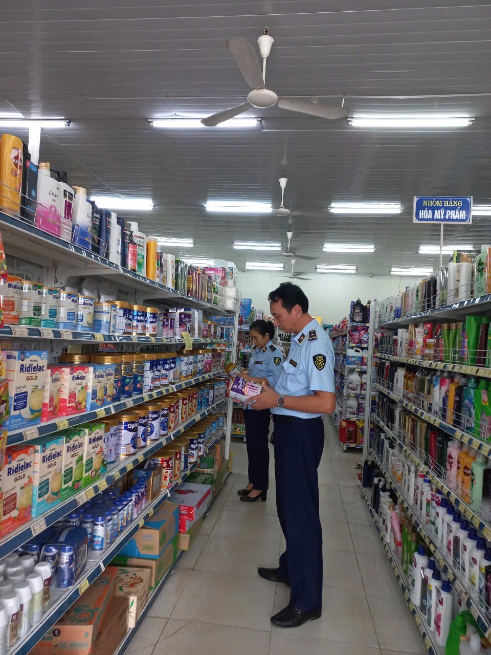 undefined Tuyên Quang tăng cường kiểm tra, kiểm soát thị trường sau bão lũ