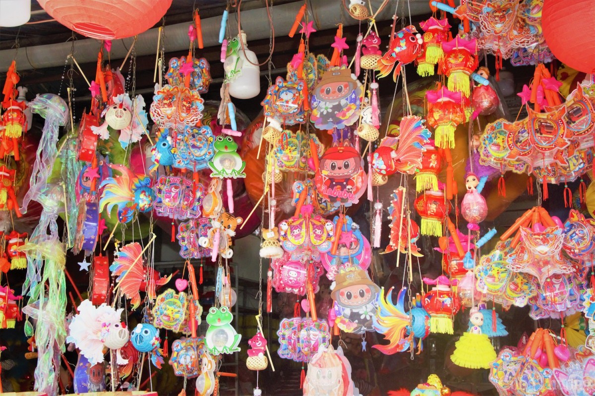 Đa dạng mẫu mã các sản phẩm đèn lồng