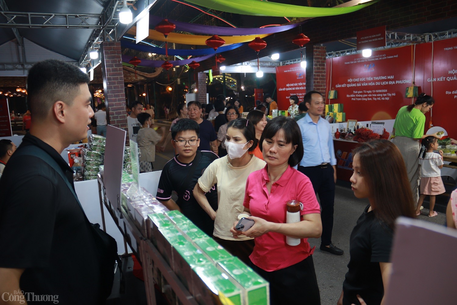 Đêm hội trăng rằm và Xúc tiến thương mại gắn kết du lịch, văn hóa địa phương năm 2024